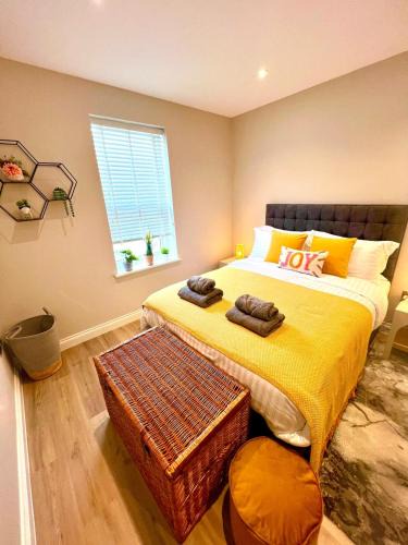 Boscombe Apartment | Brand New Apt -Coastal Breeze 1-bedroom apartment in Bournemouth with free parking- sleeps 4 ppl- internet