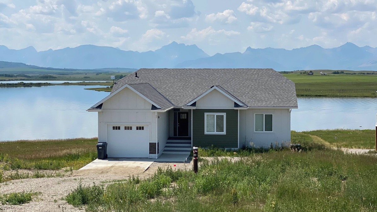 Mountain View House | Brand new beautiful home with best view outside of Waterton Park. LOWER suite.