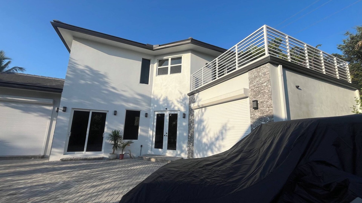 Margate House | Brand new, beautiful, 2-bedroom house in Margate with WiFi, swimming pools, etc.