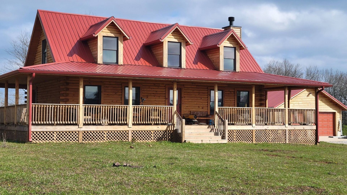 Frankfort Cabin | Brand new, beautiful log cabin in the heart of bourbon and horse country.