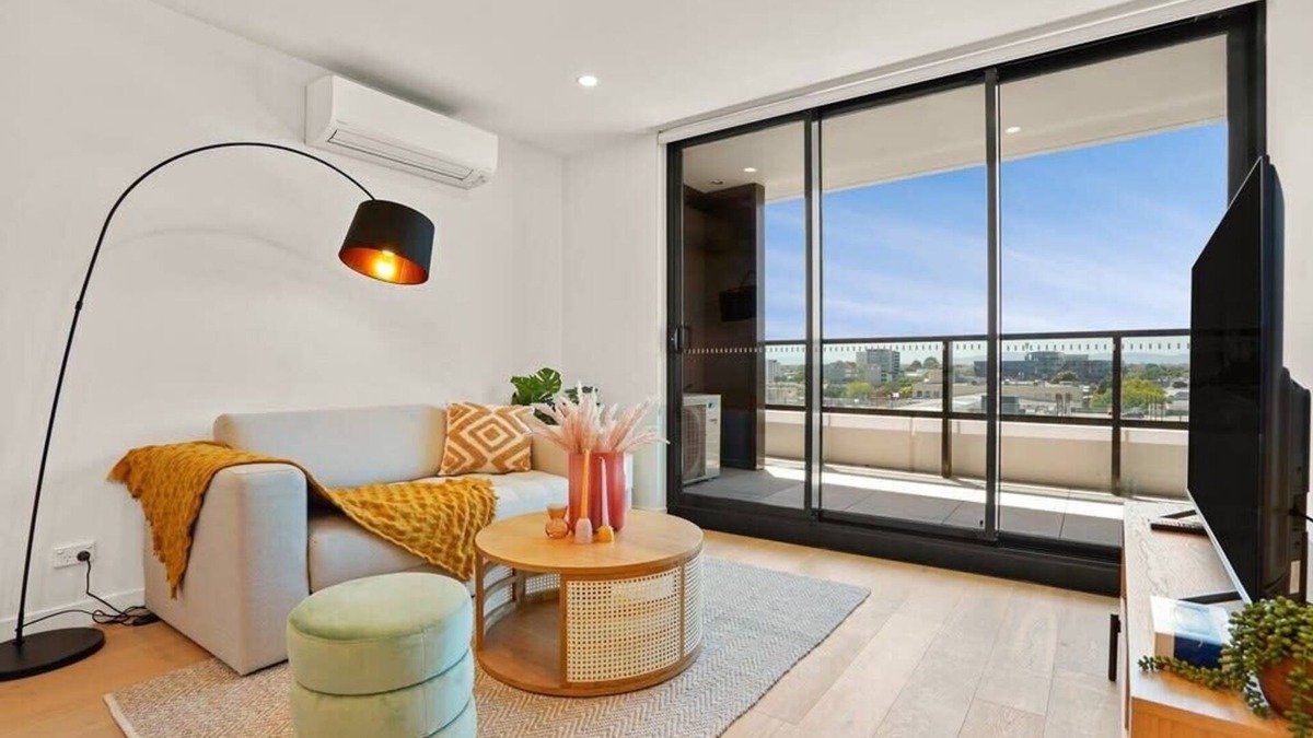 Box Hill Apartment | Brand New Box Hill Central Executive w/pool+gym