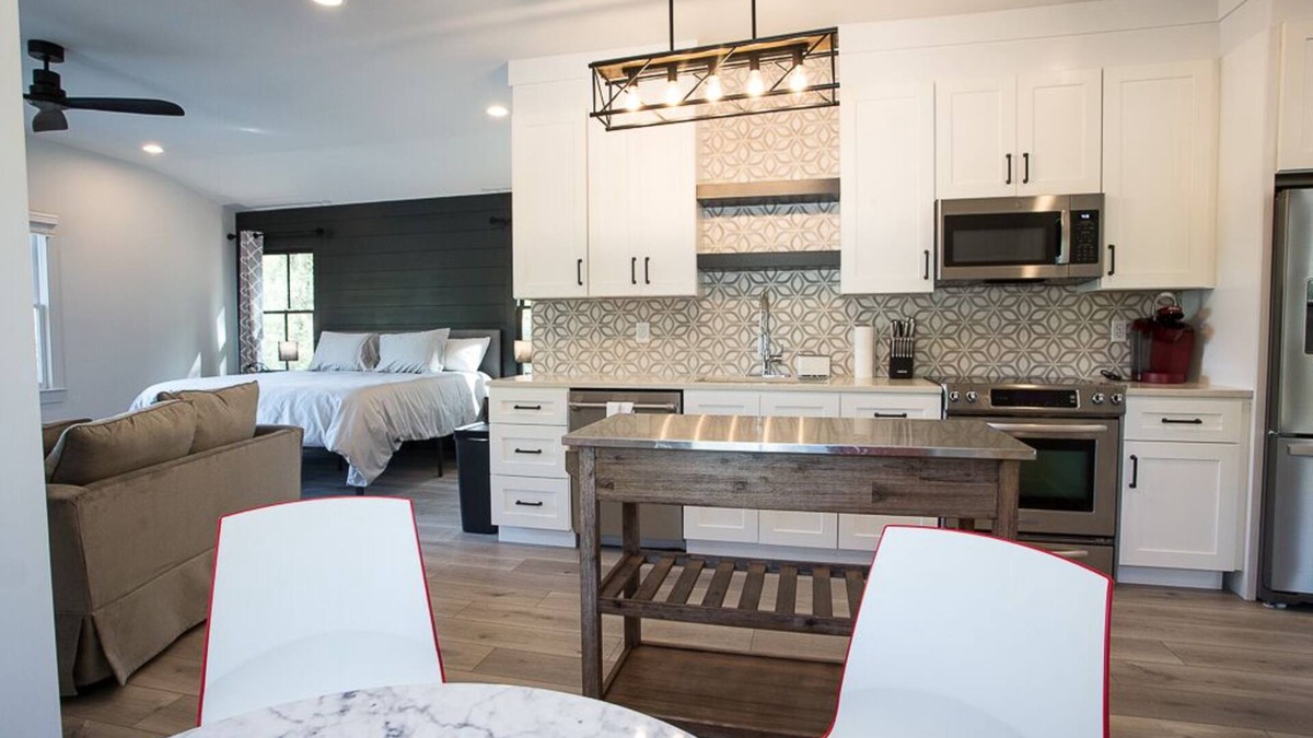 Buford Cottage | Brand New Bungalow on Lake Lanier!