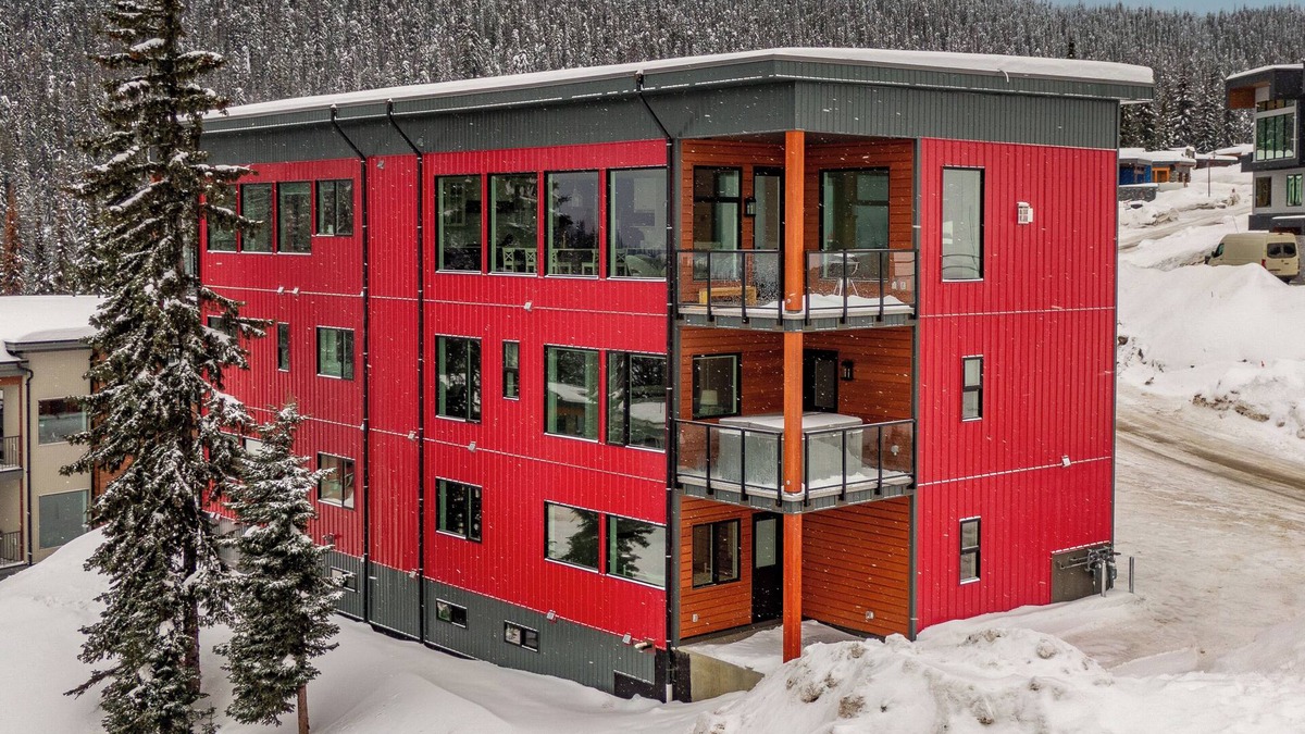 Silver Star Mountain House | Brand new duplex on the Ridge with incredible mountain views and an elevator!