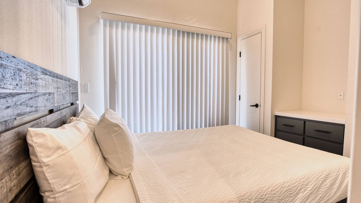 Ehrenberg RV Rental | Brand New Cabin along the Colorado River!