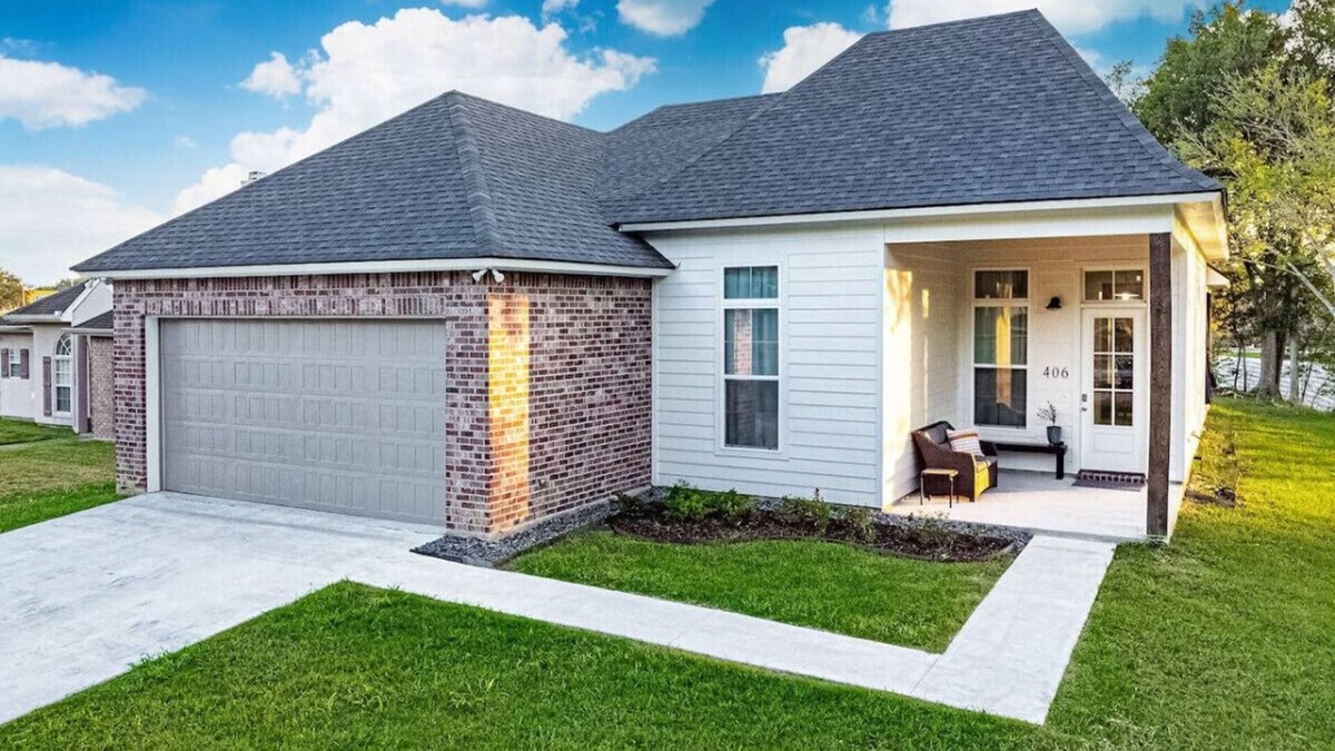 Milton House | Brand New Centrally Located In Lafayette