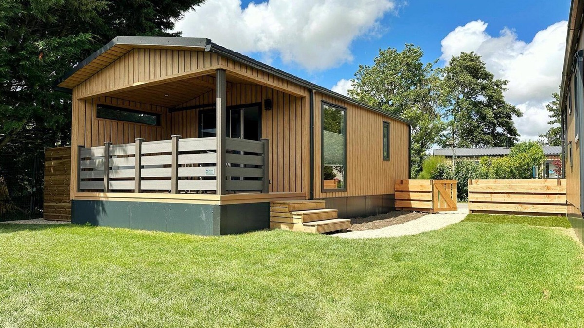 Sint Maarten House | Brand new chalet in the most beautiful spot in the park with a view of one of the wheels!