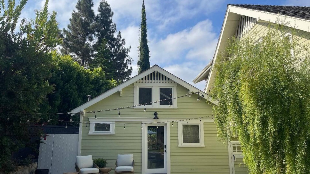 Glenwood Cottage | Brand New Charming Guest House in lovely Northwest Glendale CA. Private &Quiet