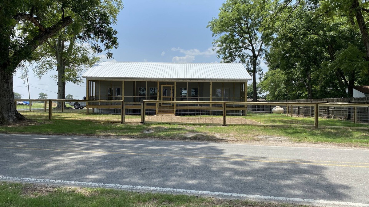 Dundee Cottage | *Brand New Construction* Moon Lake View Cabin