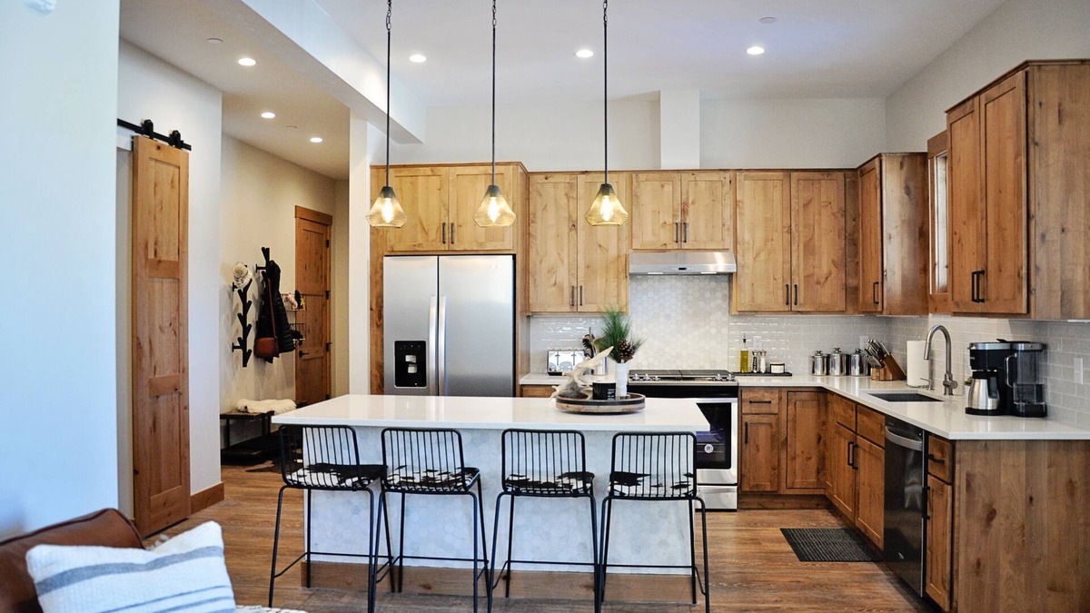 Fraser Condo | BRAND NEW Contemporary 2 BR near Winter Park Ski Resort on Shuttle w/priv hottub