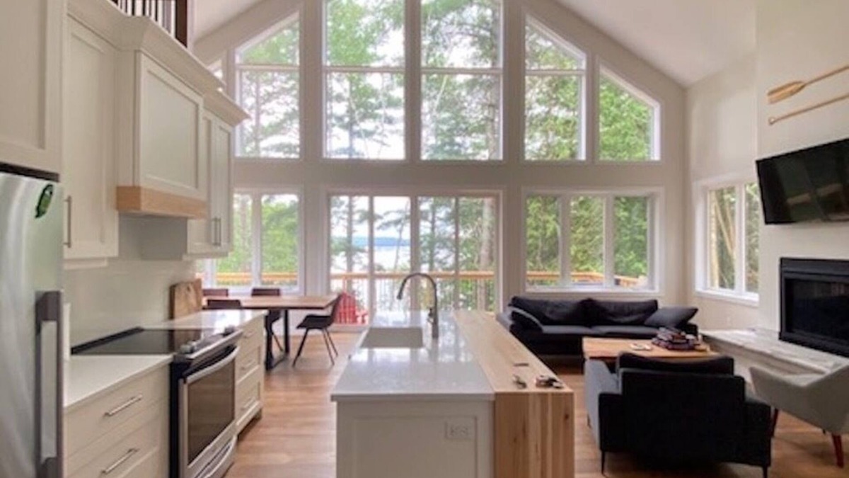 Utterson Cottage | Brand new cottage on 3-Mile Lake in the heart of Muskoka