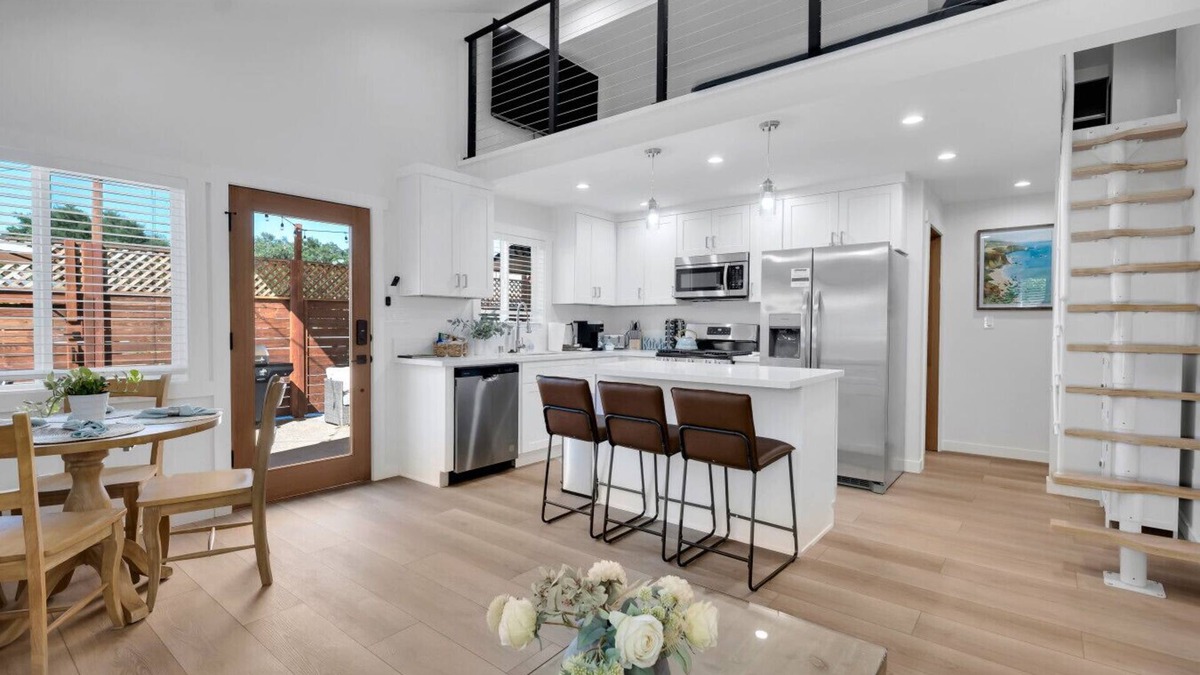 Thousand Oaks House | Brand new Cottage, putting green, private patio