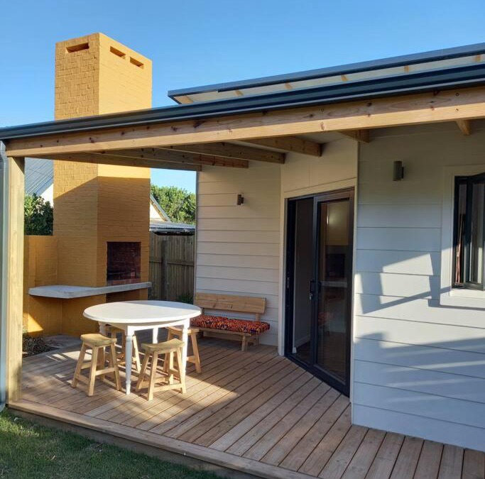 Cape Saint Francis House | Brand new cottage, walk to beach - inverter, wi-fi, DSTV