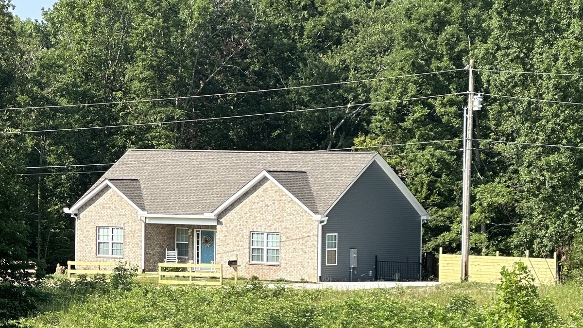 Bon Aqua House | Brand new cozy country home in BonAqua Tn Come unwind and relax Piney River
