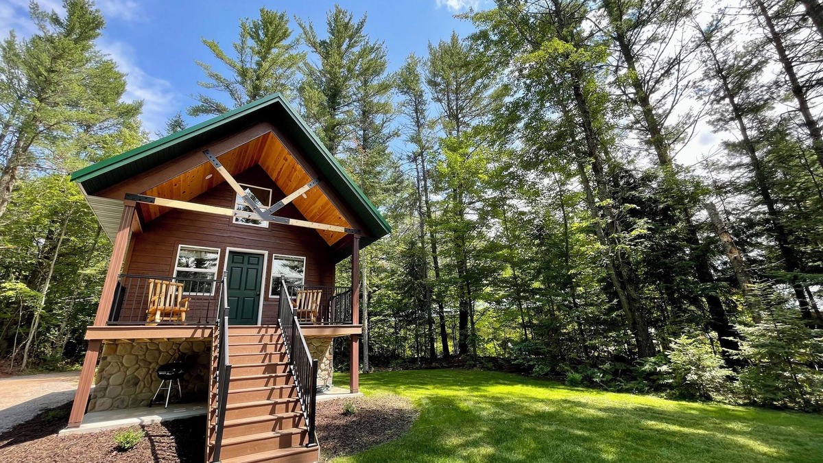 Munising Cabin | Brand New Cozy Tiny Cabin Nestled in the Hiawatha National Forest