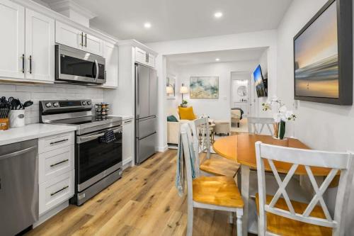 Picnic Point-North Lynnwood Apartment | Brand New Designer's Stylish 1BR Home - 1min to I5
