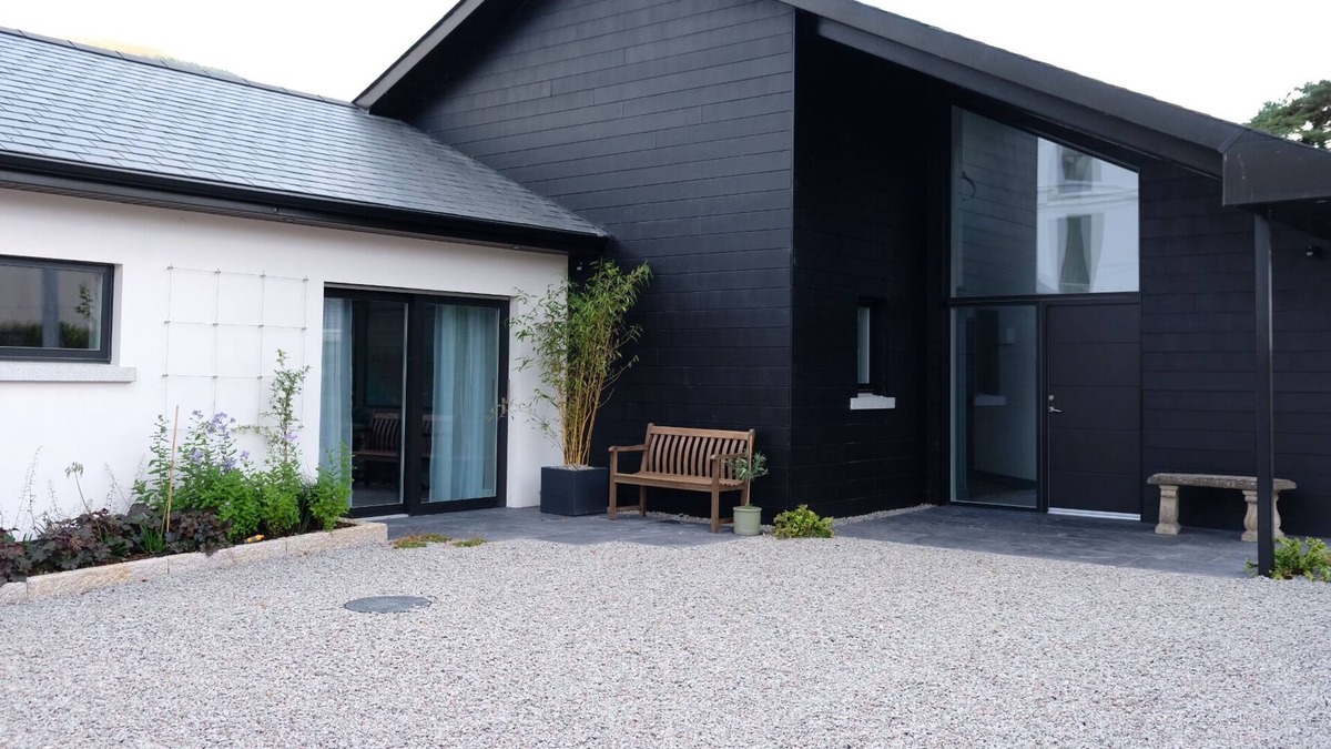 Rostrevor House | Brand new ECO Build in heart of village , near sea and mountains