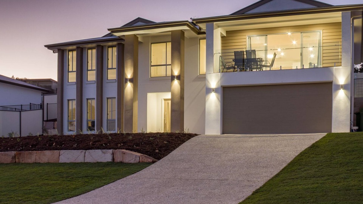 Bundamba House | Brand New Executive Living