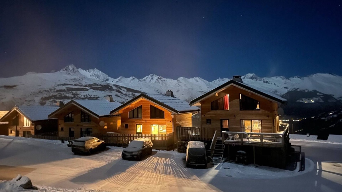 Bellentre Ski Chalet | Brand new Chalet La Plagne-Les Coches with superb views of Mont Blanc