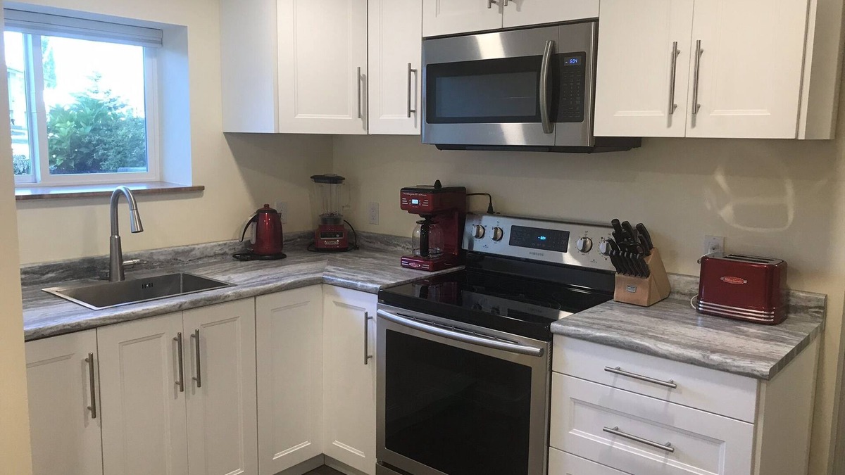 Kamloops House | Brand new furnished self contained suite