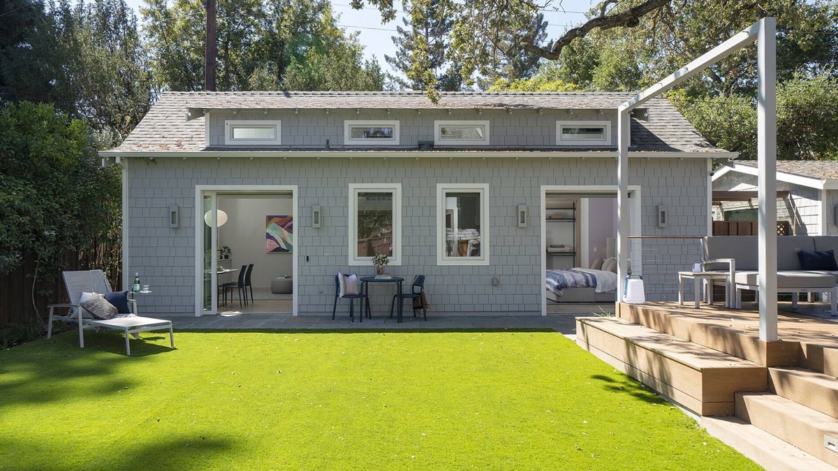Oak Knoll - Redwood Park Cottage | Brand New Guesthouse in Redwood City near Stanford.