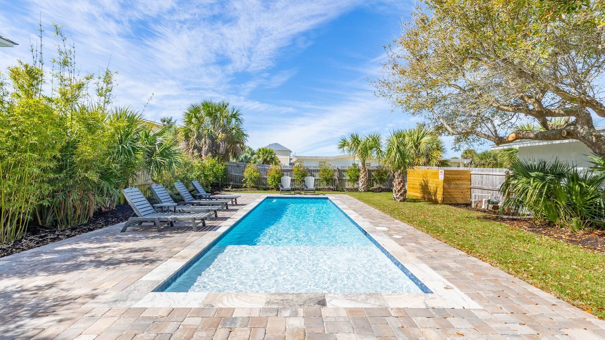 Toilla Segunda House | Brand New Heated Pool! Remodeled 3 Bedroom Cottage/Steps to the beach!