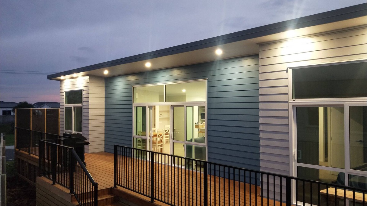 Waihi Beach House | Brand new Holiday Home 400m From Beach
