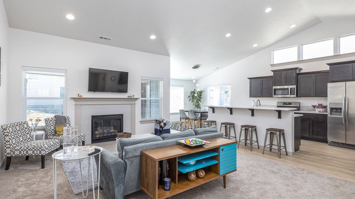 West Richland House | Brand New House Built in 2021 Sleeps 8 Near Everything!