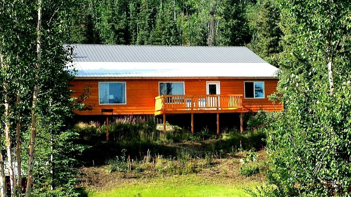 Nelchina Cabin | Brand New! Lake Front Rental With Mountain Views