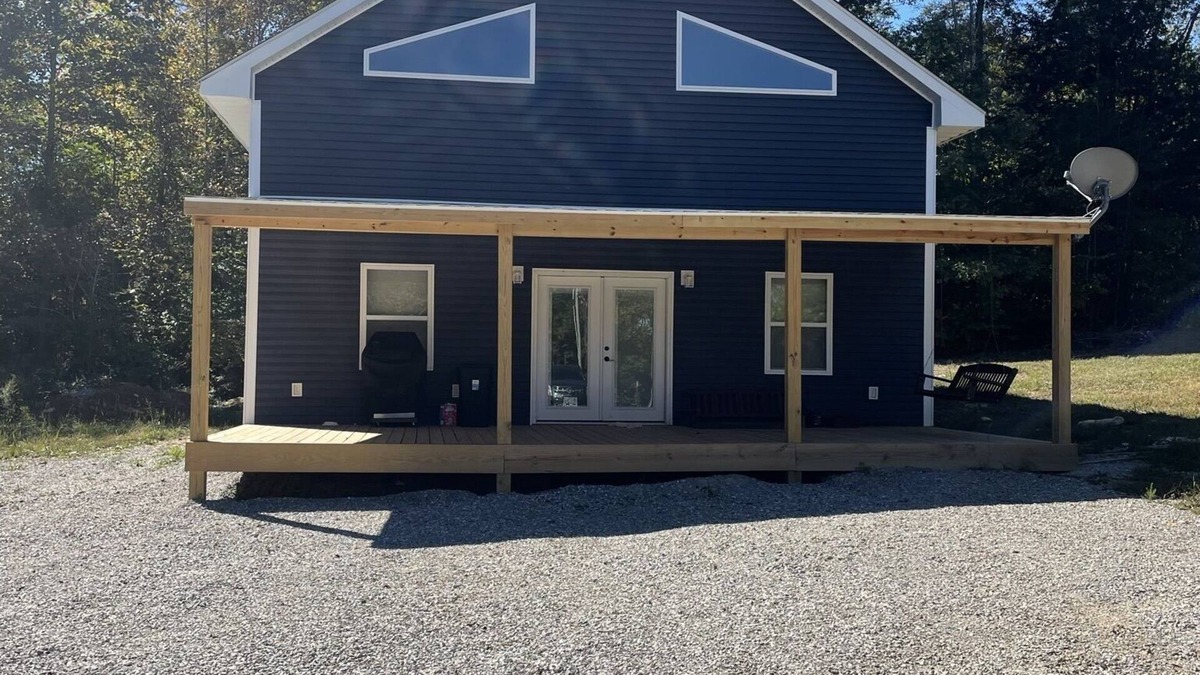 Bronston House | Brand new Lakehouse in Bronston 2 Bedroom with large loft