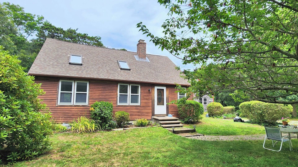 Wellfleet House | BRAND NEW LISTING! Comfortable 3BD-A/C, Deck, Enclosed Outdoor Shower, 5-Min Bike Ride to Town