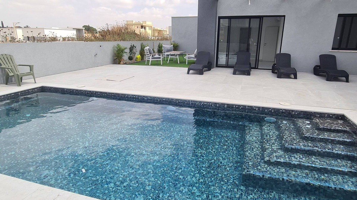 Bror Hayil Villa | Brand new Luxurious Villa + Pool - 20 min from the beach!