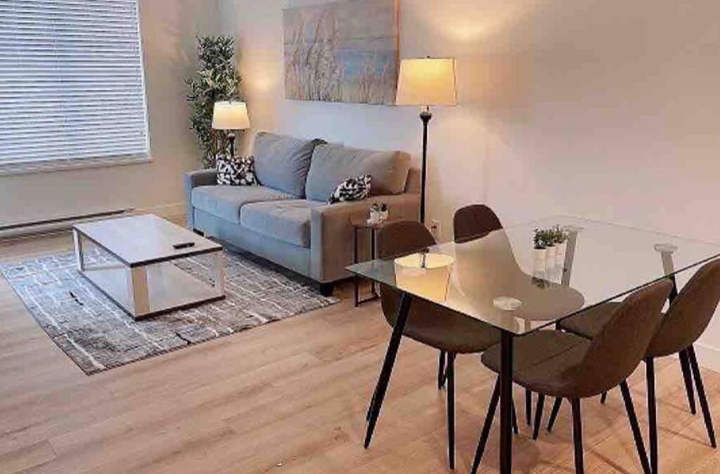 Willoughby Apartment | Brand New Luxury 1 Bedroom Condo W/Free Parking