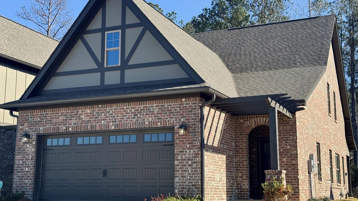 Auburn House | BRAND NEW! Luxury 3BR Townhome in Auburn University Club