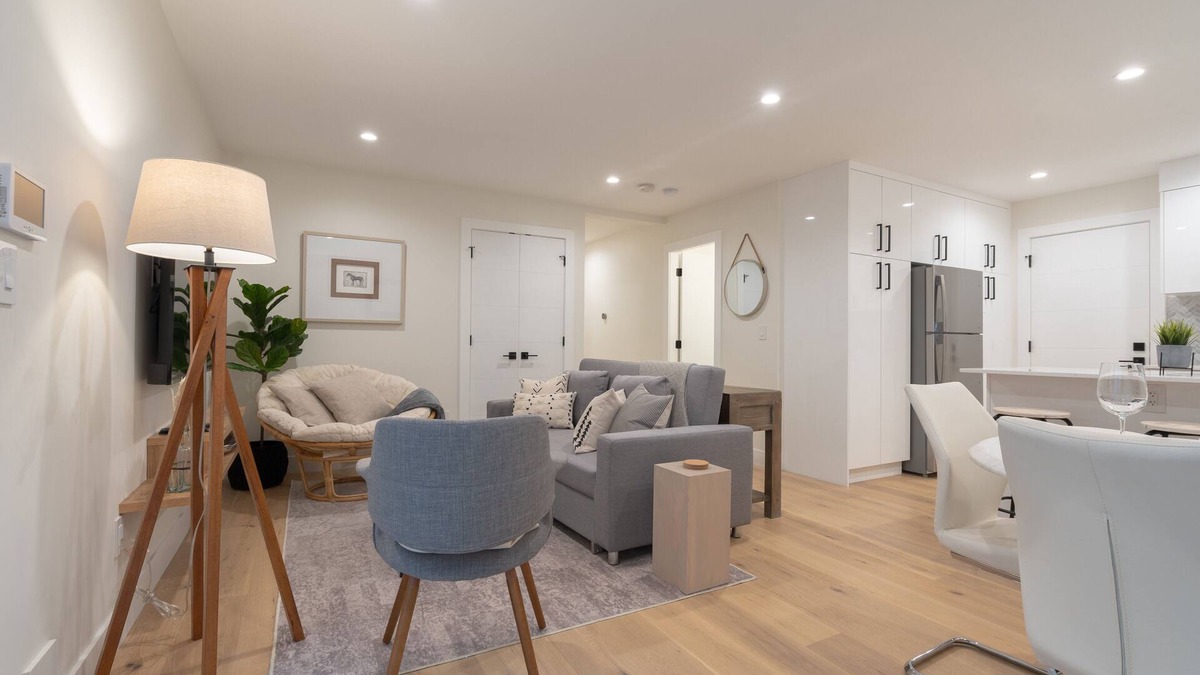 Pemberton Heights House | Brand New Modern Suite - Minutes away from Downtown Vancouver