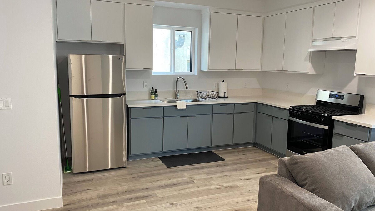 Los Angeles House | Brand new, Modern 3-bedroom 3 full bath gated townhome in LA. With 2 car Garage