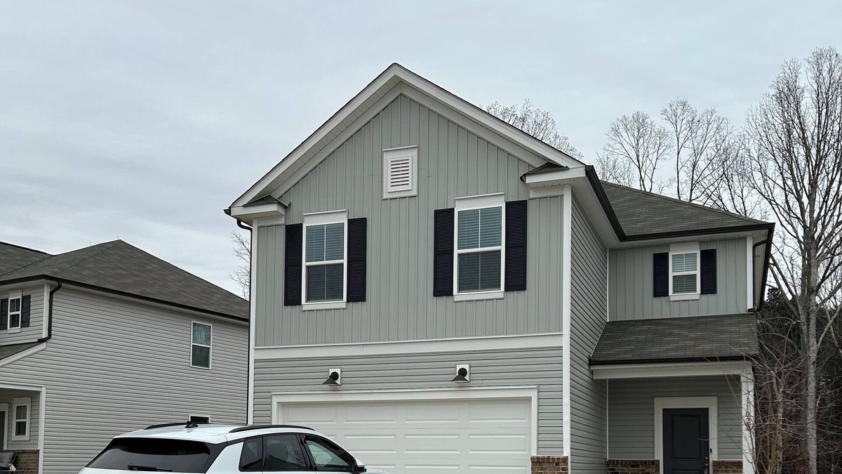 Paw Creek House | Brand New Modern 3BR, King, Queen, Bunks, Office, High Chair & Kid Friendly