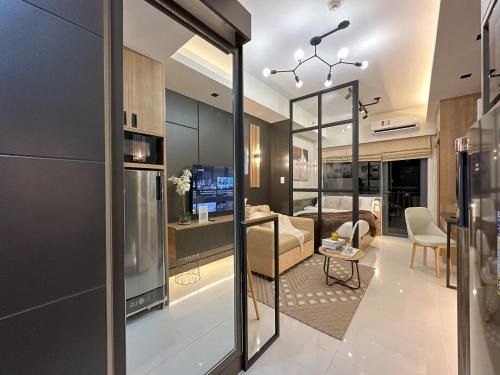 Pio del Pilar Apartment | Brand-New Modern Suites with City View in Makati CBD
