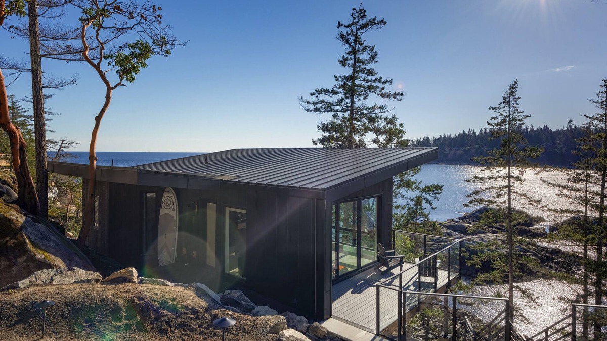 Halfmoon Bay House | Brand New Ocean Front Getaway Just Steps From The Ocean