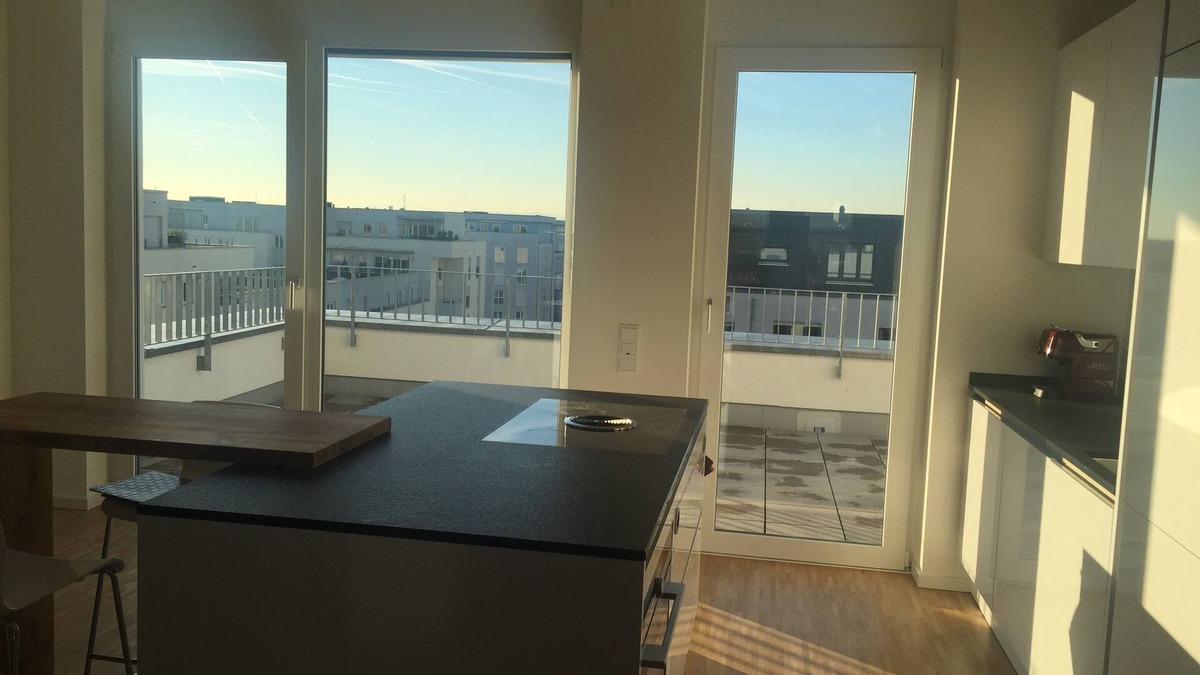 Bockenheim Apartment | brand new penthouse- walk to Messe