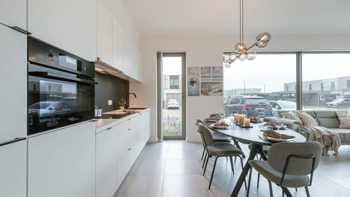 Raversijde Apartment | Brand new pet friendly apartment with parking