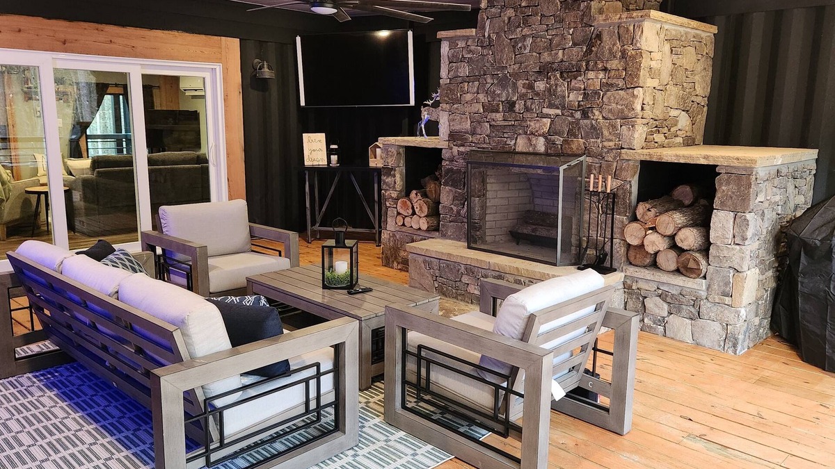 Mentone House | Brand New, Private, Container Home in Mentone, AL