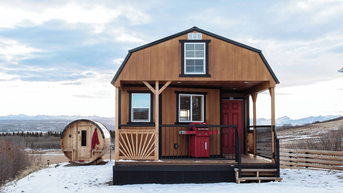 Calgary Cabin | Brand New Quiet Country Cabin