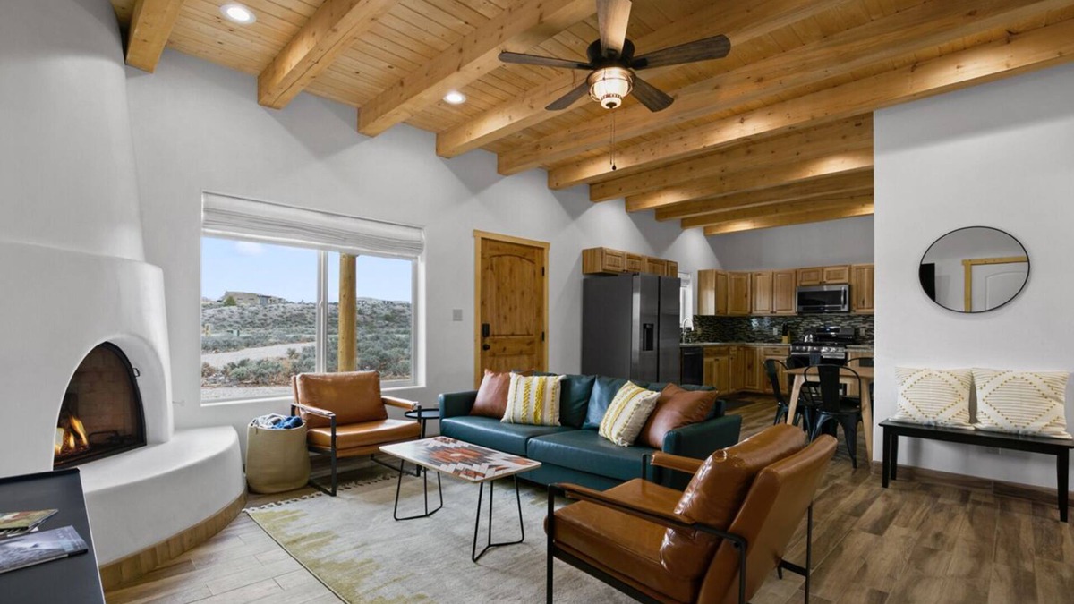 Taos House | Brand New Ranchos Mountain/Gorge Getaway with Hot Tub