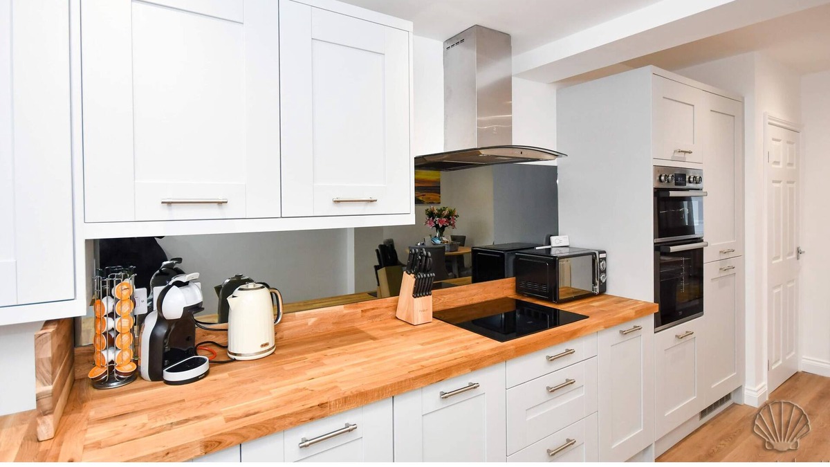 Amble House | BRAND NEW refurbished 2 bedroom LUXURY cottage 300 yards from Beach