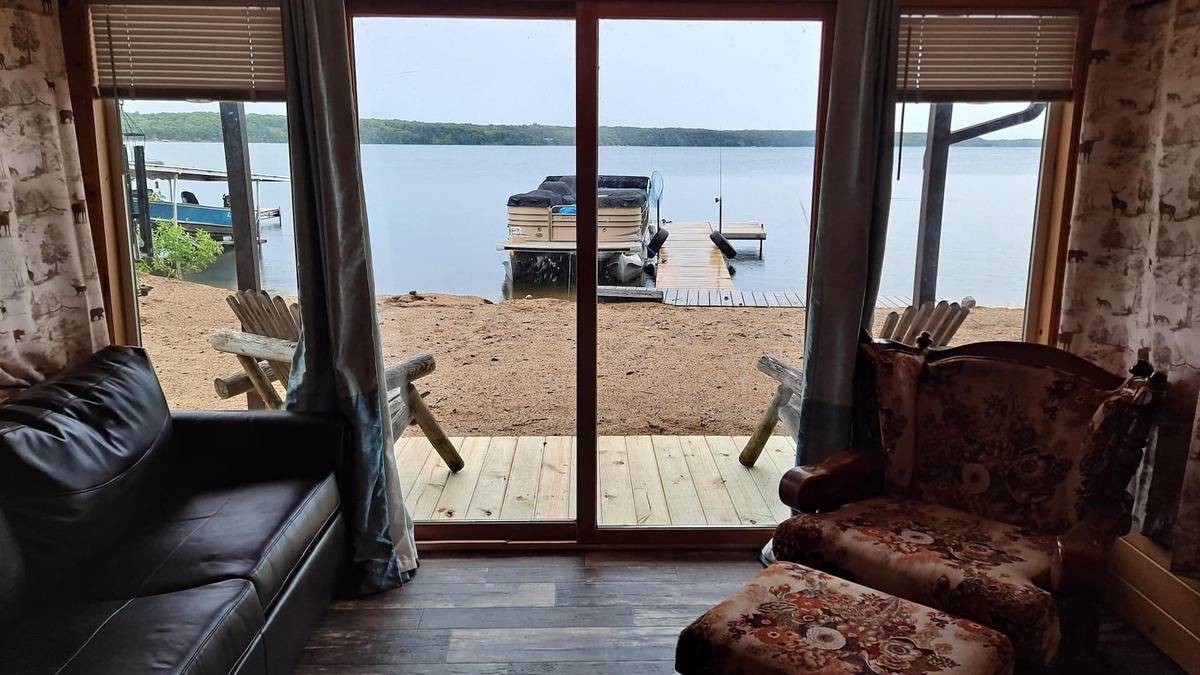 Motley Cabin | Brand new remodel, fantastic 1 bedroom on Lake Shamineau.