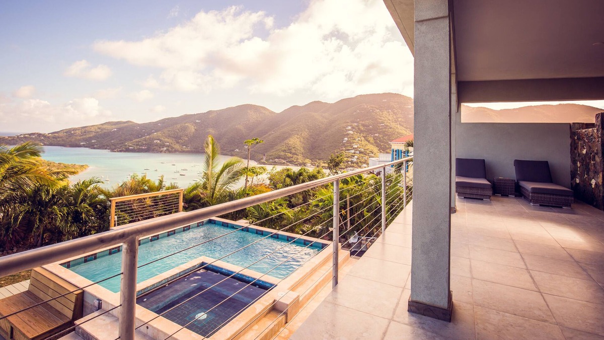 Seagrape Hill Villa | Brand New- Romantic, Fully Loaded Relaxing 2 Bedroom for 1 or 2 Couples