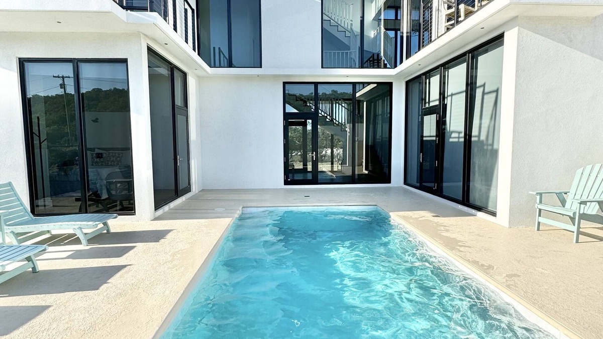 Bouvet Island Villa | BRAND NEW- STEPS to the BEACH 🏝️- HEATED 🔥 POOL & SLIDE 🛝 KING BEDS