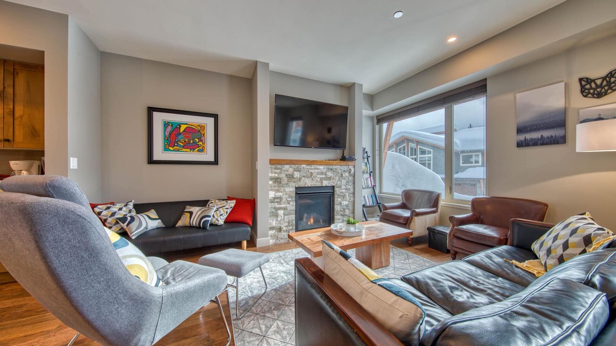 Sun Peaks House | Brand New Spacious 3 Bedroom with ski-in/ski-out access via the new Orient chairlift