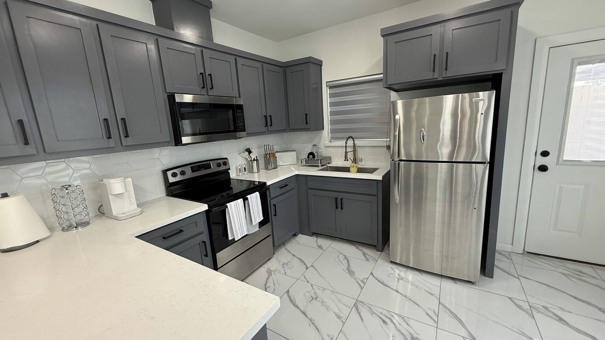 Mission Apartment | Brand New, Spacious & Stylish – Your Perfect Getaway Awaits!