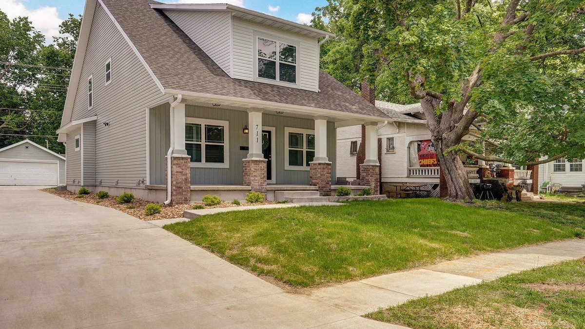 Springfield House | Brand NEW Spacious 5-bedroom house in awesome Springfield near MSU and Mercyn